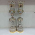 شمعدان لاله عباسی سفید آب طلا جفتی شمعدان سه چاک دست‌ساز ایرانی شمعدان سفید کریستالی با آب‌طلا شمعدان شیشه‌ای تراش‌خورده سفید لوکس