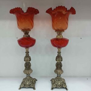 شمعدان کریمخانی قرمز رنگ ثابت شمعدان نفتی سنتی با پایه آنتیک لامپای درجه یک سنتی قرمز