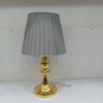 آباژور پایه طلایی آبکاری فورتیک – آباژور لوکس رومیزی – آباژور دکوراتیو با کلاهک سفید